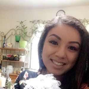 Meet your Posher, Jennavie